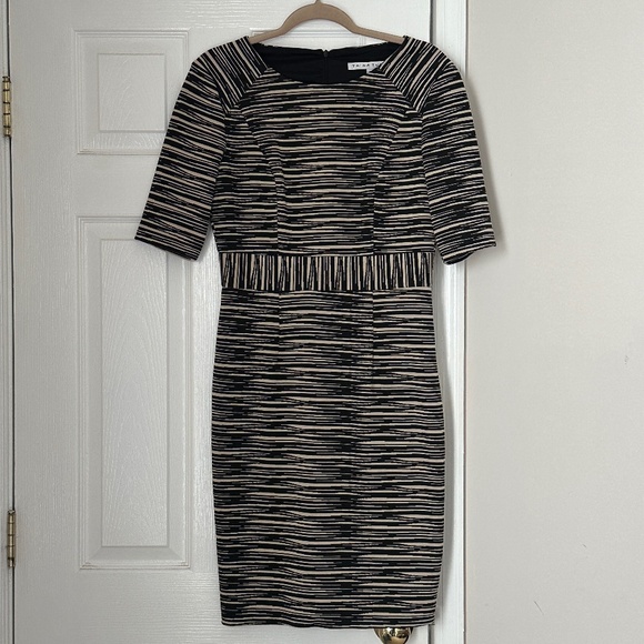 Trina Turk Dresses & Skirts - Trina Turk Size 6 Black Brown Tan Sheath Dress Short Sleeve Fully Lined Shift